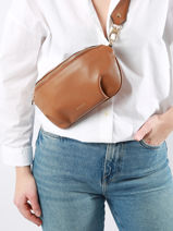 Sac Banane M Tradition Cuir Etrier Beige tradition ETRA022M-vue-porte